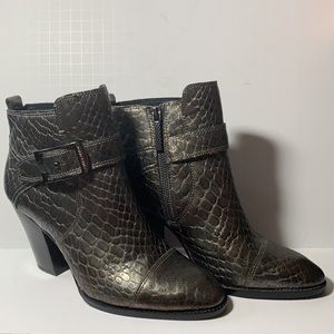 Donald J. Pliner Boots Sage Size 7